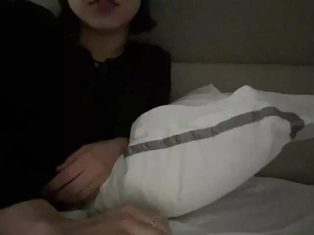 YoungPassion111 on BongaCams