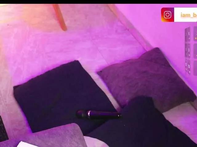 Offline Yourtoybella on BongaCams