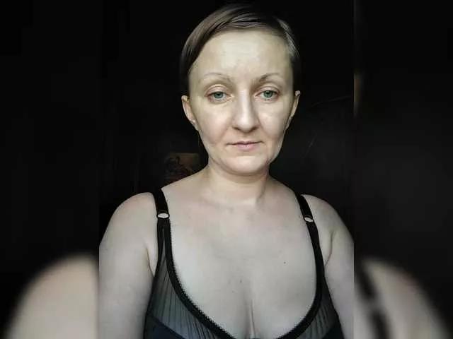 Offline Zarevna on BongaCams