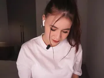 _lunar_kiss_ — g: lick my finger -  Hi, everybody. I'd love to meet you. #new #bigboobs #shy #teen #18 [19 tokens remaining]