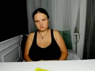 Freechat adelecruzz on Chaturbate