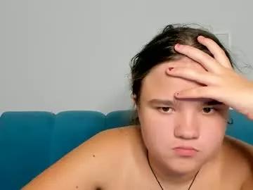 Freechat adelecruzz on Chaturbate