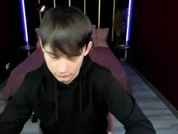 alejandro_ellias — GOAL: nude squats 30 times [198 tokens remaining] Welcome to my room! #new #young #18 #muscle #cute