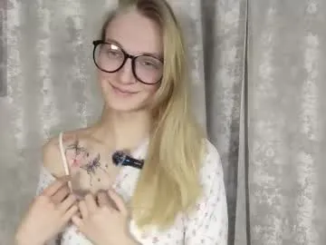 alex626506 — GOAL: show legs [20 tokens remaining] Welcome to my room! Glad to see u! #young #blonde #shy #lovense #new