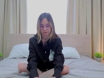 aloreanna — GOAL: doggy pose [0 tokens remaining] I'm new, this is my first day here :)   I want to find friends, let's be friends?  #18 #new #shy #cute #ass #young #feet