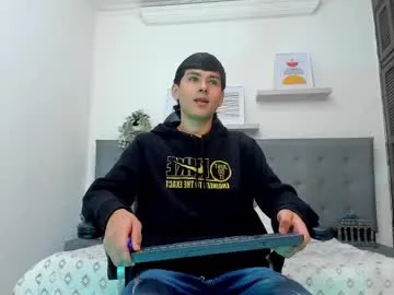 andrew_restrepo — GOAL: Cum Show [1111 tokens remaining] Welcome to my room! #18 #new #latino #bigcock #cum