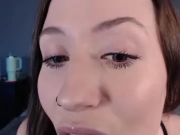 andyhayes69 — Goddess Andrea would love to give you JOI in private ;)  #domme #joi #tall #skinny #footfetish