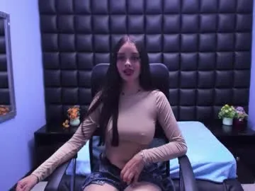 aurora_rossi_ — GOAL: Sexy Dance [75 tokens remaining] Welcome to my room! #new #bigass #skynny #latina