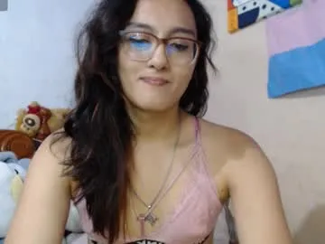 aurora_sanders1 — #bigcock #glasses #trans #latina #femboy [932 tokens left]