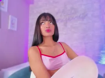 ayla_lux on Chaturbate