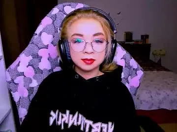 blinkofeyess — Multi Goal: heart on the body mini 35tkmedium75tklarge105tkhuge160tk [3533 tokens left] #findom #femdom #longnails #teen #bigass