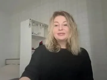 blondie_xoxoxo — Hi I am new here...dont be rude please Goal: Lip bite + eye contact  [89 tokens remaining] #new #shy #nonude #milf #natural