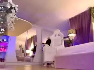 Freechat divine_kim on Chaturbate