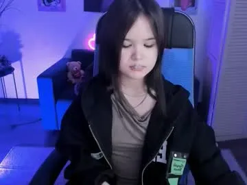 elainebeness on Chaturbate