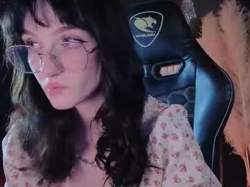 eliejay — fflowing drops on my neck and boobs #lovense #shy #nonude #bigass #cute [0 tokens remaining]