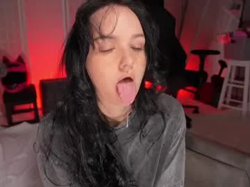 finleyfae — Fave patterns 55,80,100,777  Roll dice 105 tkn  Use /tipmenu for more  #squirt #smalltits #lovense #petite