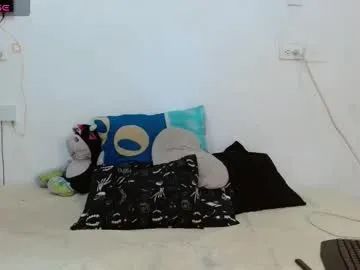 flacapaisa — pretty latina slim #vape #smoke #pvt #feet #cum