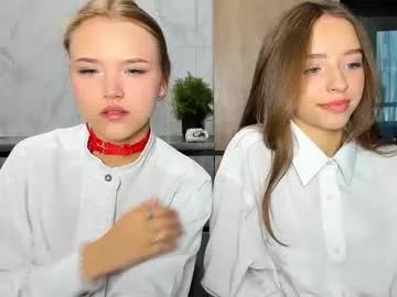 Away flooora_0 on Chaturbate