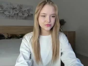 Away flooora_0 on Chaturbate