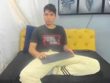 gean_mclovin — GOAL: Hard dick [75 tokens remaining] Welcome to my room! #bigass #master #cum #latino #bigcock