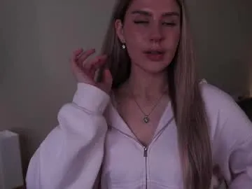 gertudefranich — Hi ! I am beginner model here <3 I nervous a litle : Goal: Under bra & teasing my boobs :3  #new #shy #young #18 #blonde [155 tokens remaining]