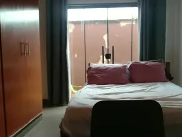 hot_wiffe on Chaturbate