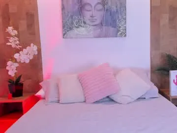 isabella_winkler — Sexy squat [122 tokens left]  Come for the ass, stay for the smile!  #fitbody #muscle #latina #exotic #bigass