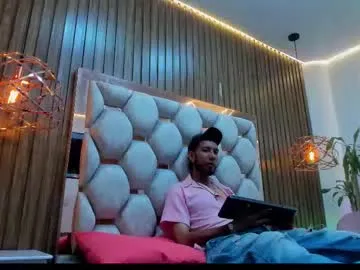 james_walsh — GOAL: Hard dick [74 tokens remaining] Welcome to my room! #bigcock #muscle #cum #monstercock #latino