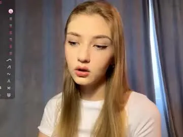 janitamunerlyn on Chaturbate