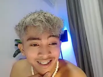 jaysee_hugecox — BE READY TO GET HOT AND SEXY WITH ME DADDY!!! #18 #young #bigcock #twink #cum #latino [1111 tokens remaining]