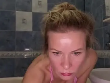 julia_giulia on Chaturbate