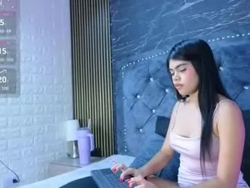 katty_roose2 — GOAL: Hand bra [100 tokens remaining] Stay and join me at the beginning   #18 #teen #shy #bigboobs #ebony