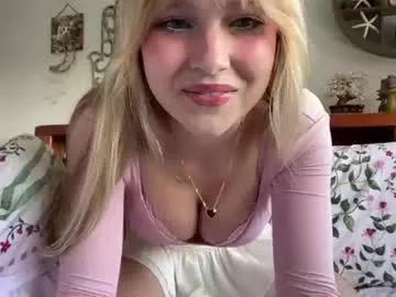 kittengirlxo — Kittengirlxo's room hit :) #tease #shy #smile #young