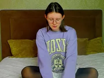 latoriacosner — oil on feet) [35 tokens left] Welcome to my room my name is Roxy let's have some fun! #brunette #cute #18 #skinny #glasses