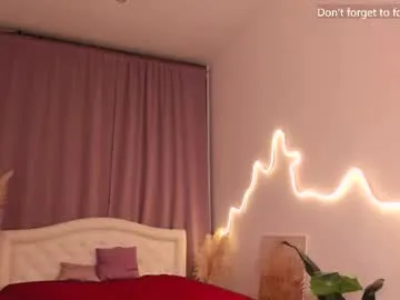 laura_coy — Happy Thursday! goal: dance for you  #cute #shy #skinny #dance #natural [73 tokens remaining]