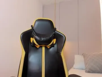 lena_jhons — GOAL: SUCK NIPPLES [70 tokens remaining] Welcome to my room! can you make me cum?,try with my favorite patterns 11,15,16,18,22,35... #bignipples #bigboobs #hairyarmpits #hairy #curvy