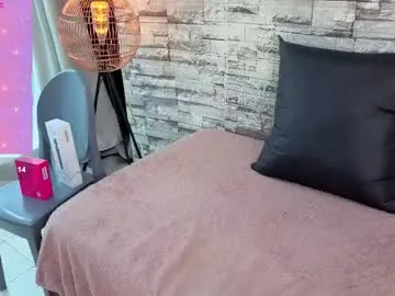 lia_summer1 on Chaturbate