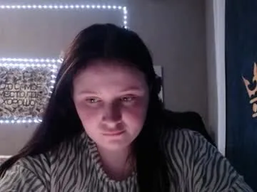 light_lunaa — hi how are toy today? #young #18 #teen #bbw #lovense #shy  #boobs #new #19 #curvy [99 tokens remaining]