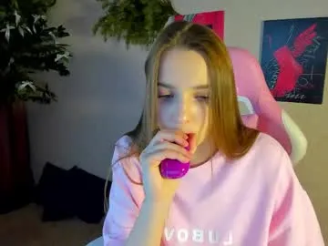 lina_reeds on Chaturbate