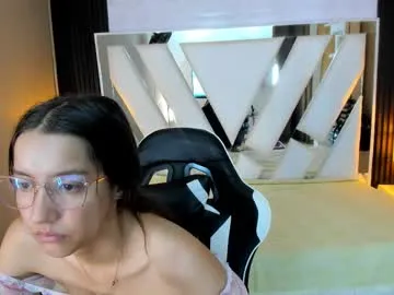 linda4petite on Chaturbate