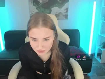 lisahille — GOAL: Flash bra [99 tokens remaining] guys this is my first stream I'm very shy #18 #new #shy #nonude #young