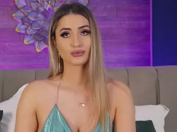 loradevine on Chaturbate