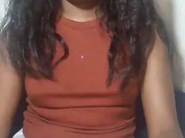 lovelylarra — #black hair #skinny #shaved #small boobs [98 tokens remaining]