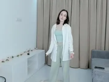 lynseyolstad — Goal: air kiss for a good mood #new #18 #teen #smalltits #shy [22 tokens remaining]