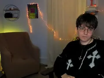 martin_neil — GOAL: take off your T-shirt [177 tokens remaining] Welcome to my room! #feet #brunette #shy #18 #new