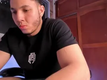 max_valiant1 on Chaturbate