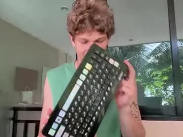 maxim_burn from Chaturbate