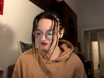 melainehaynes — GOAL: little dance with tease for you [31 tokens remaining] Welcome to my room! #18 #shy #new #glasses #bigboobs