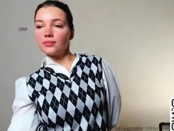 michelle_888 — oil on the chest [552 tokens left] #bigboobs #shy #teen #18 #lovense