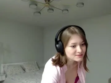 mirakissss — Hello Goal: air kiss | My name is Mira #new #18 #shy #teen #skinny [15 tokens remaining]